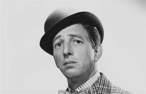 Ray Bolger (Raymond Wallace Bulcao) (January 10, 1904 - January 15, 1987) was an American entertainer of stage and screen, best known for his portrayal of the Scarecrow in the 1939 MGM film The Wizard of Oz. . Ray bolger